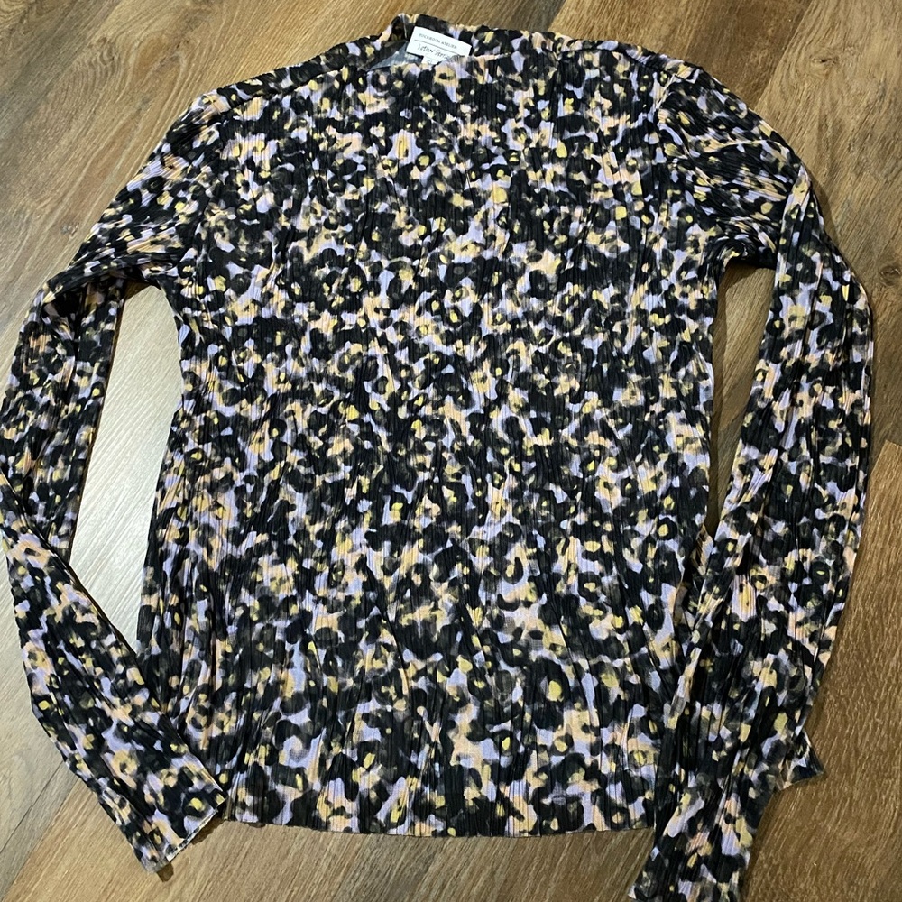 & OTHER STORIES - LONG SLEEVE PRINTED PLISSE TOP - SIZE S